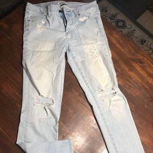 American Eagle Distressed Capris